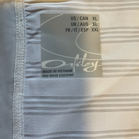 Oakley white athletic t-shirt - Picture 7 of 9